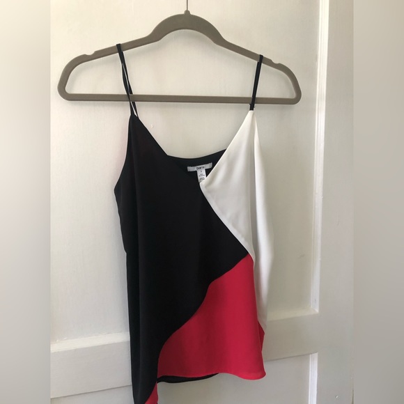 Color block going out top - Picture 1 of 3